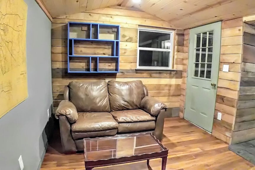 ~The Meadow~ Tiny House Short Walk To Lake Athens - Texas