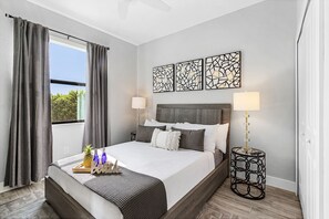 3 habitaciones, tabla de planchar con plancha, wifi y ropa de cama 