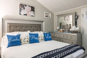 4 bedrooms, desk, iron/ironing board, free WiFi
