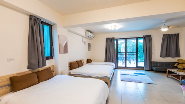 Quarto luxo | Wi-Fi de cortesia, roupa de cama