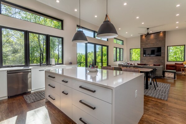 Fridge, microwave, oven, stovetop - Mountain to Sea Modern | A Contemporary Mountain Home Close to Asheville. (Asheville)