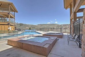 A heated pool - 2 Mi to Granby Ranch: Resort Studio w/ Pool Access (Granby)