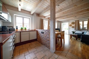 Interior - Ferienwohnung , Balk., Küche, 2 Schlaf- und 1 Wohn-/schlafz., Max. 4 P (Ruhpolding)