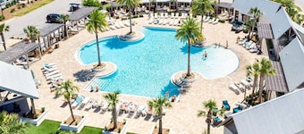 Charming 30A Getaway, Bikes, Steps to Pool, Near Beach ~ Pearl Lighthouse 30A