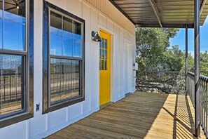Terrace/patio - Chic Fredericksburg Retreat - Near Wineries! (Fredericksburg)