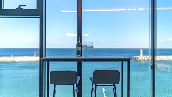 Basic Room, 1 Bedroom (A402 (Ocean View)) | 1 bedroom, free WiFi - Sokcho The Sharp Pension (Sokcho)