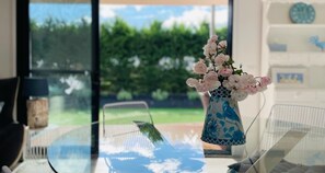 Interior - One of a kind - FarmStay 'Maple Cottage' on Melbournes' Mornington Peninsula (Tyabb)