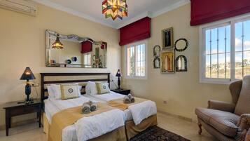 4 bedrooms, iron/ironing board, free WiFi, bed sheets