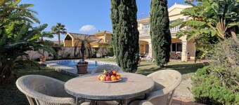 Villa Majestic with Mountain View, Pool and Wi-Fi