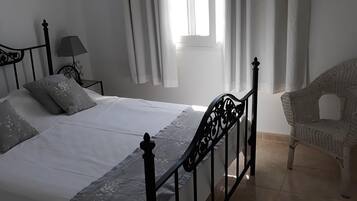 4 Schlafzimmer, Bügeleisen/Bügelbrett, kostenloses WLAN, Bettwäsche