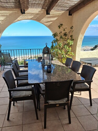 "Villa Casa Pinosierra" avec vue sur la mer, piscine, Wi-Fi, jardin et terrasse.