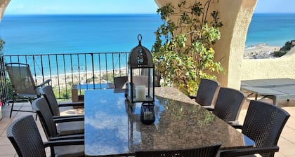 "Villa Casa Pinosierra" avec vue sur la mer, piscine, Wi-Fi, jardin et terrasse.