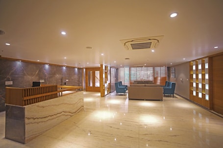 Lobby. Comfort Inn Kaikaluru
