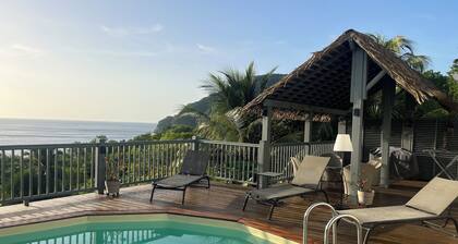 TrÚs Belle Villa avec Vue Mer & Piscine - Séjour relaxant sous les tropiques