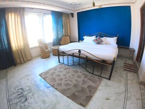 Junior Studio Suite | Rollaway beds, free WiFi, bed sheets - Little Peepal House (Udaipur)