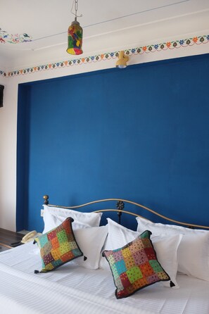 Junior Studio Suite | Rollaway beds, free WiFi, bed sheets
