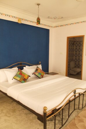 Junior Studio Suite | Rollaway beds, free WiFi, bed sheets - Little Peepal House (Udaipur)