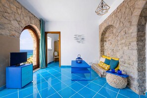 Smart TV - Enchanting panoramic Suite a few steps from the sea in the Sorrento Peninsula (Massa Lubrense)