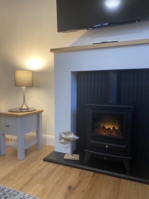 Apartment | Living room | 30-inch TV with cable channels, fireplace - The Howff - Lovely 2-bed Apartment in Anstruther (Anstruther)