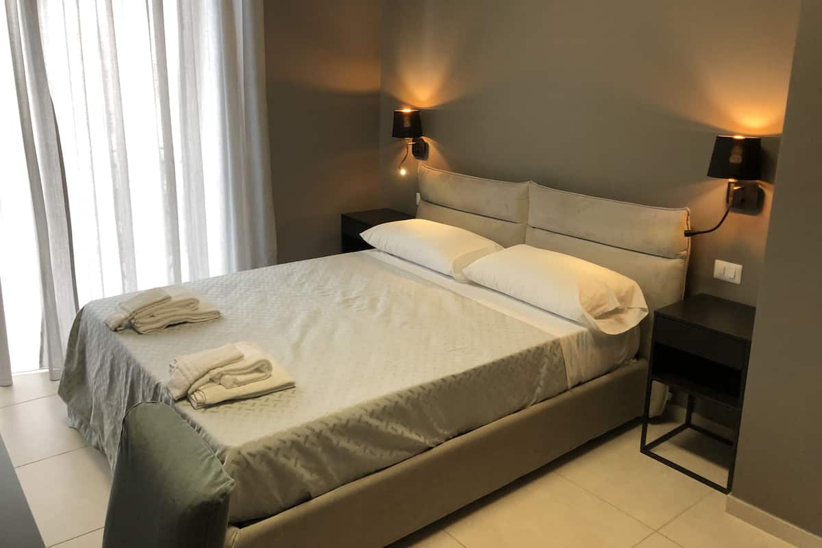 1 bedroom, iron/ironing board, free WiFi, bed sheets