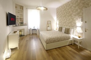 2 bedrooms, desk, iron/ironing board, travel crib - 2 Rooms at the Colosseum Rome New Apartment (Roma)