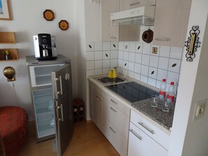 Kühlschrank, Herdplatte, Geschirrspüler