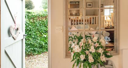 The Stables - A rural, romantic retreat in a particularly pretty countryside setting close to Castl