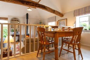 Dining - The Stables -  A rural, romantic retreat in a particularly pretty countryside setting close to Castl (Great Maplestead)
