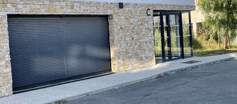 2-Room Apartment with Terrace and Parking Near Espiguette Beach