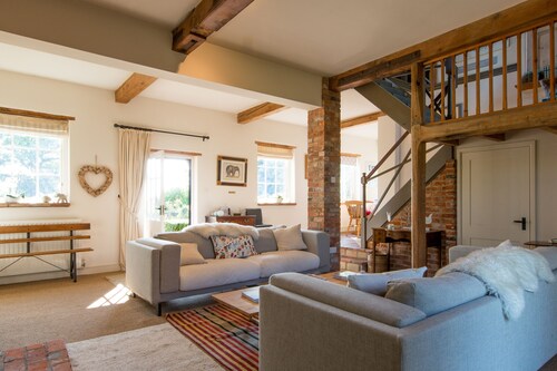 Five Star style with beautiful views of idyllic Countryside: The Old Steam Mill