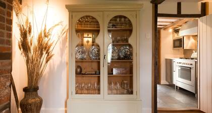 Navigation Cottage - Elegant luxury in a beautiful cottage beside a historic Sea Lock, Nature Reserv