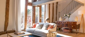 Beautiful – Stylish – Rural – Elegant: Deepwell Granary is a romantic getaway.