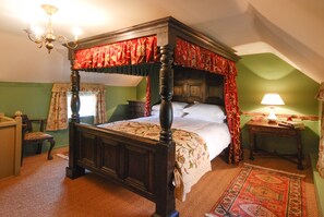 3 bedrooms, iron/ironing board, travel cot, free WiFi - A stunning character cottage in a Nature Reserve - Laundry Cottage (Snape)