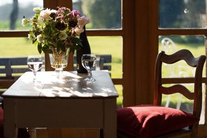 Dining - Dons Barn - A romantic holiday cottage with beautiful, beamed interiors. Wow. (Edwardstone)