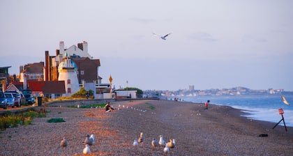 Wren Cottage - A very cosy coastal Cottage in a picturesque village, 15 minutes from the Coast