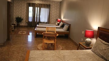 Family Quadruple Room | Free WiFi, bed sheets