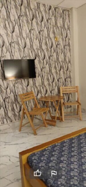 Deluxe Double Room | 1 bedroom, free WiFi, bed sheets