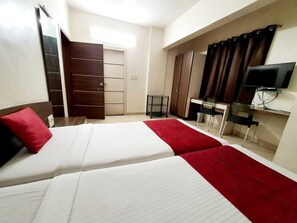 Desk, iron/ironing board (on request), free WiFi - Hotel Bhooshan Airport Road (Pune)