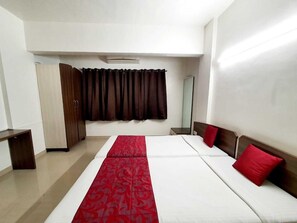 Desk, iron/ironing board (on request), free WiFi - Hotel Bhooshan Airport Road (Pune)