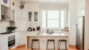 Fridge, microwave, oven, stovetop - Wild Cherry on Wishart (Port Fairy)