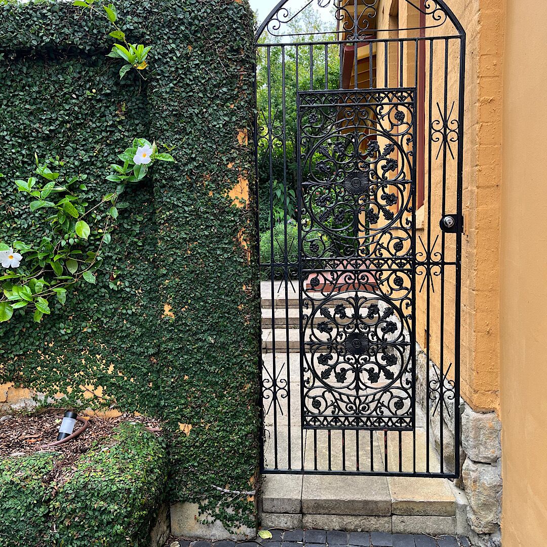 Sydney suburban oasis with doorstep transport links