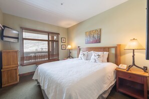 1 bedroom, iron/ironing board, WiFi, bed sheets - Sundial condo in the heart of canyons village, private patio, outdoor pool, walk to hiking & biking (Park City)