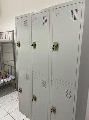 1 bedroom, WiFi, bed sheets - Bunk bed@Decent hostel in center of bur dubai (Bur Dubai)