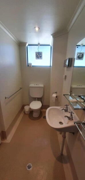 Shower - City Apartment Short Stay (Adelaide)