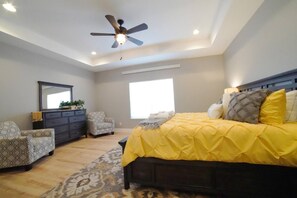 3 quartos, escrivaninha, Wi-Fi de cortesia, roupa de cama