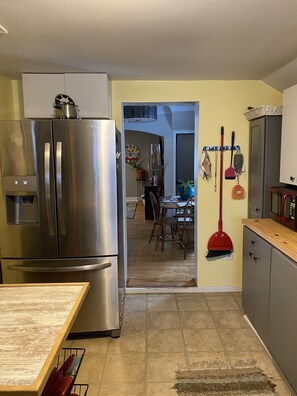 Fridge, microwave, oven, stovetop - Built in 1866 this hillside home is close to everything! (Duluth)