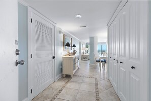 Dining - Amazing views! Ocean Creek 4 bedroom 4 bath oceanfront condo Sleeps 10. (Myrtle Beach)