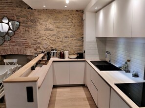 Fridge, microwave, oven, dishwasher