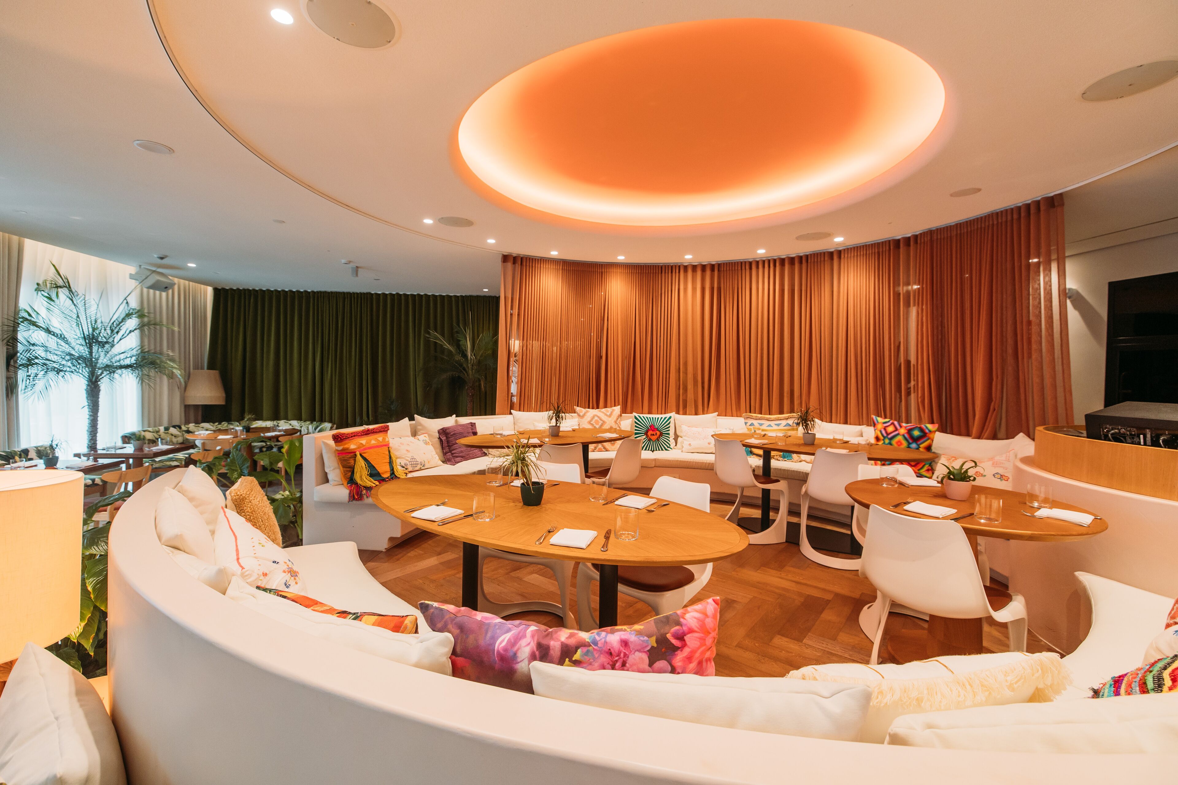 2 Restaurants, Frühstück, Mittagessen, Abendessen, spanische Küche