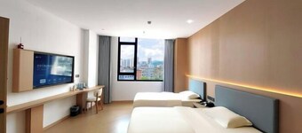 Zhenghua Hotel